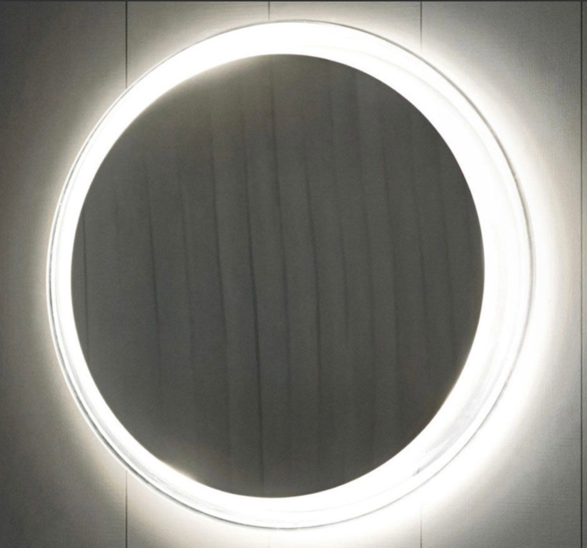 SOLID Lighted Round Mirror