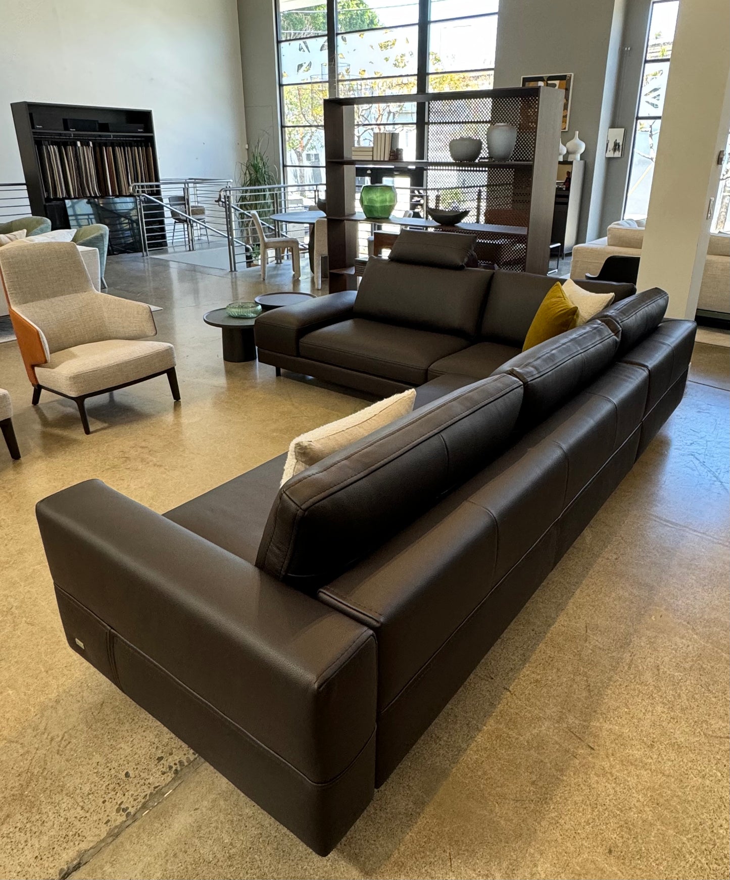 VINCENT L-Sectional Sofa with Headrest