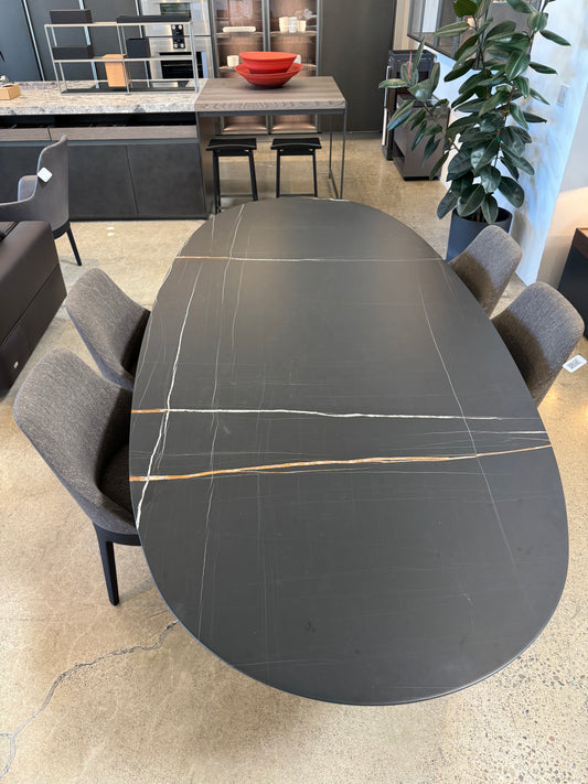 GATWICK Oval Dining Table