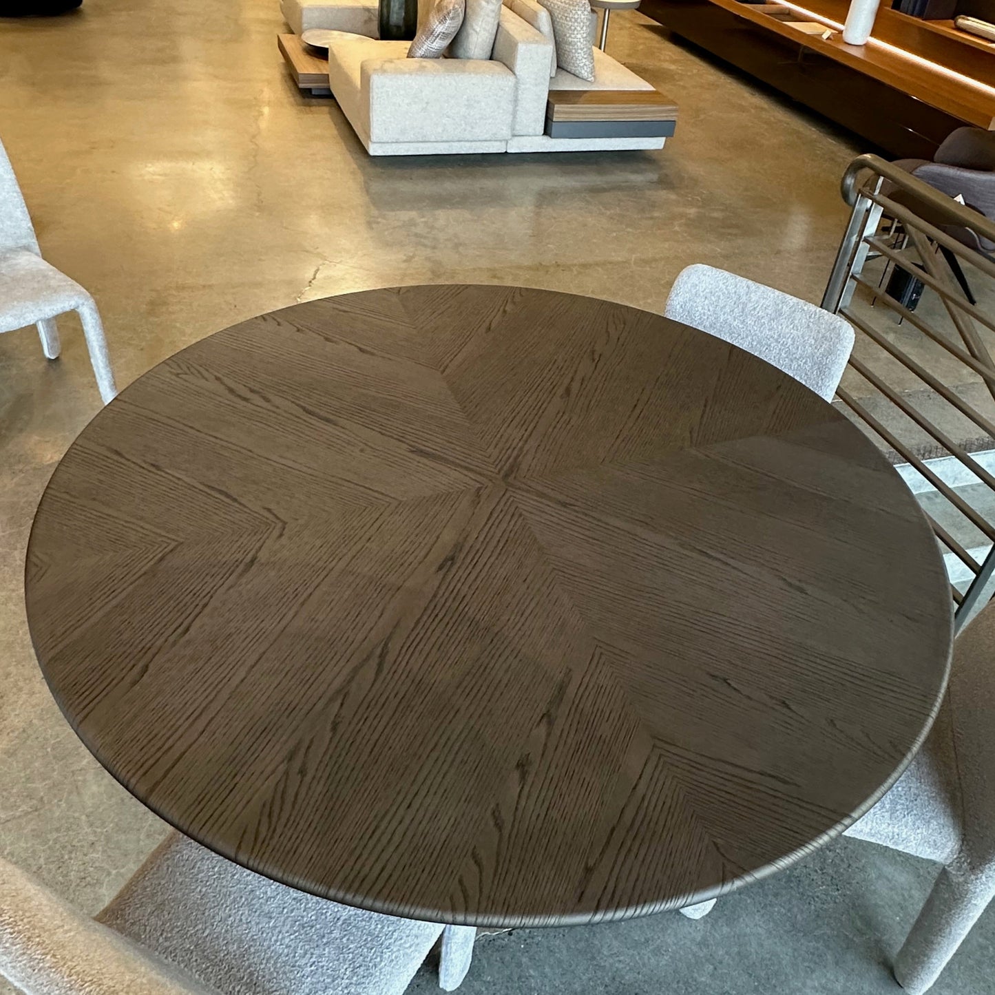 ASTERIAS Dining Table