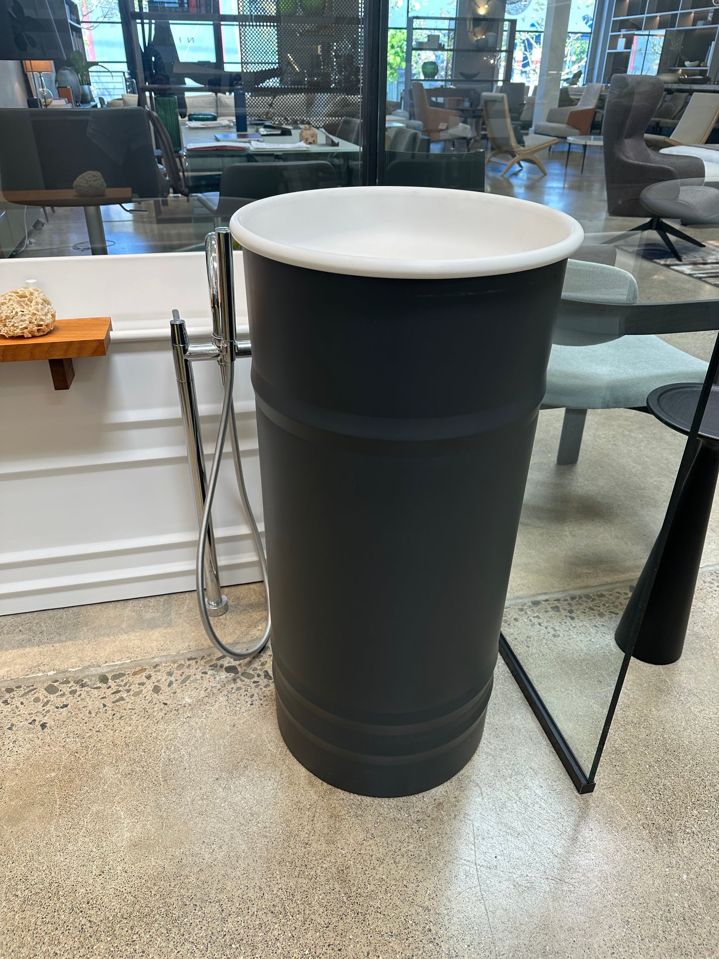 VIEQUES Freestanding Washbasin with Iroko shelf with hook.